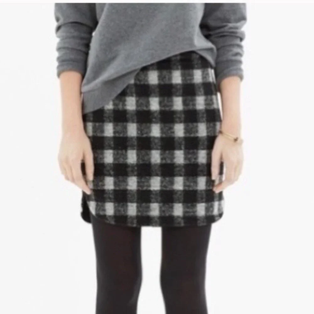 Madewell Curved Hem Shirttail Skirt Black Gray Buffalo Plaid Women's Size 0.